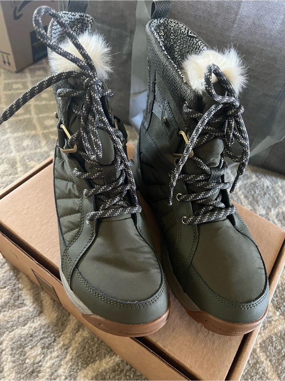 Columbia Olive Green Lace-Up Insulated Winter Boots